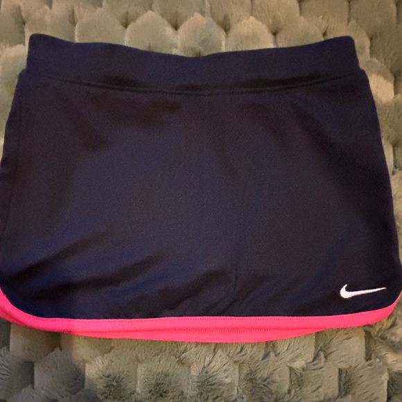 Nike Navy Skirt with Pink Trim - Picture 1 of 4